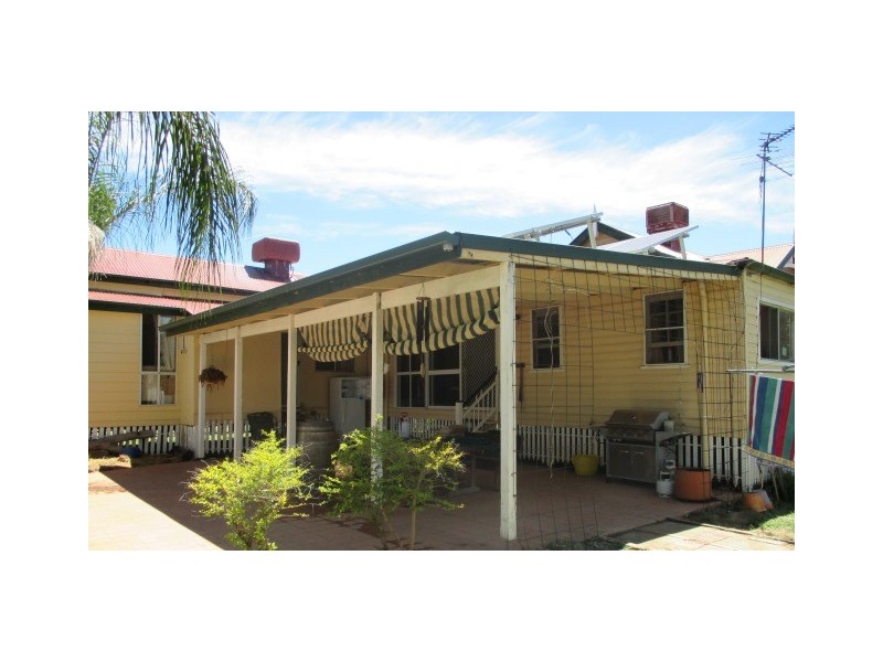 5 Arthur street, Roma QLD 4455