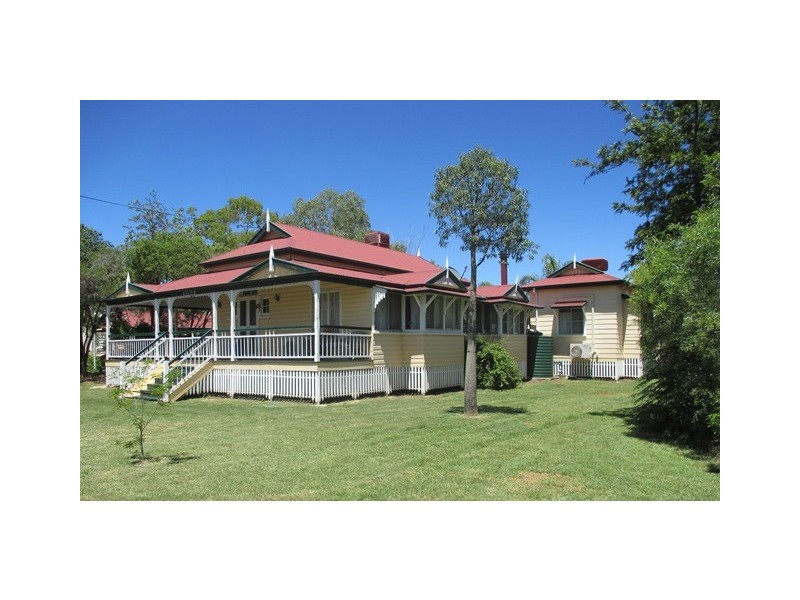 5 Arthur street, Roma QLD 4455