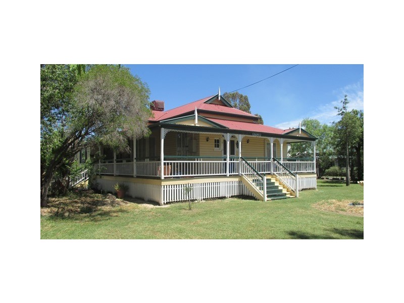 5 Arthur street, Roma QLD 4455