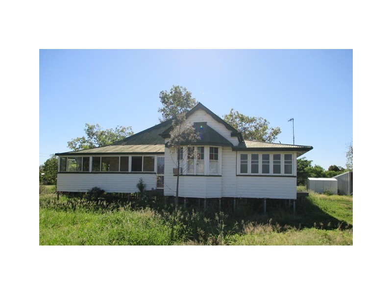 39 RUSSELL STREET, Wallumbilla QLD 4428