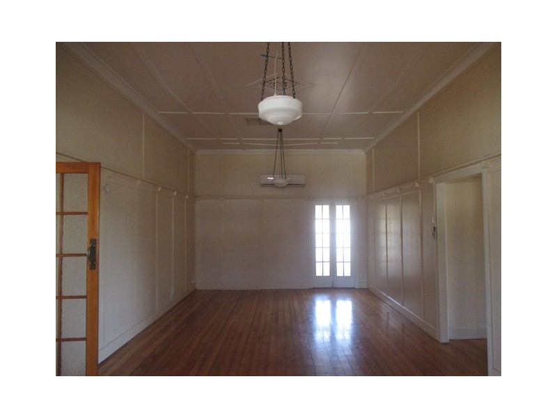 7 WILLIAM STREET, Roma QLD 4455