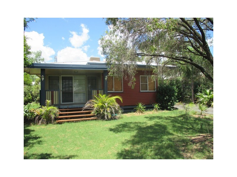 12 Fowles Street, Roma QLD 4455