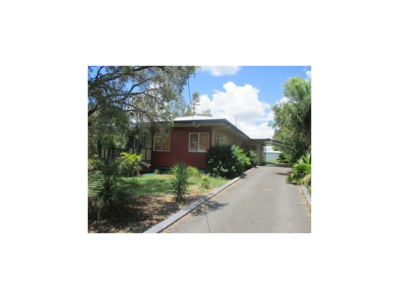 12 Fowles Street, Roma QLD 4455