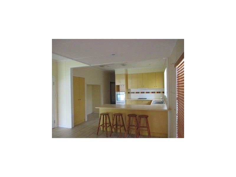 12 Fowles Street, Roma QLD 4455