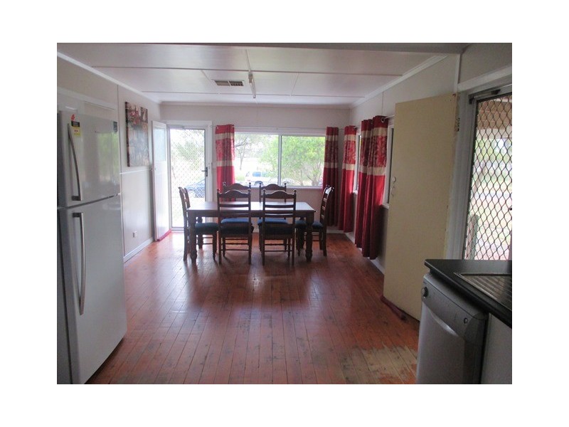 39 College Street, Wallumbilla QLD 4428