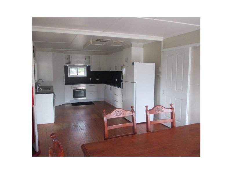 39 College Street, Wallumbilla QLD 4428