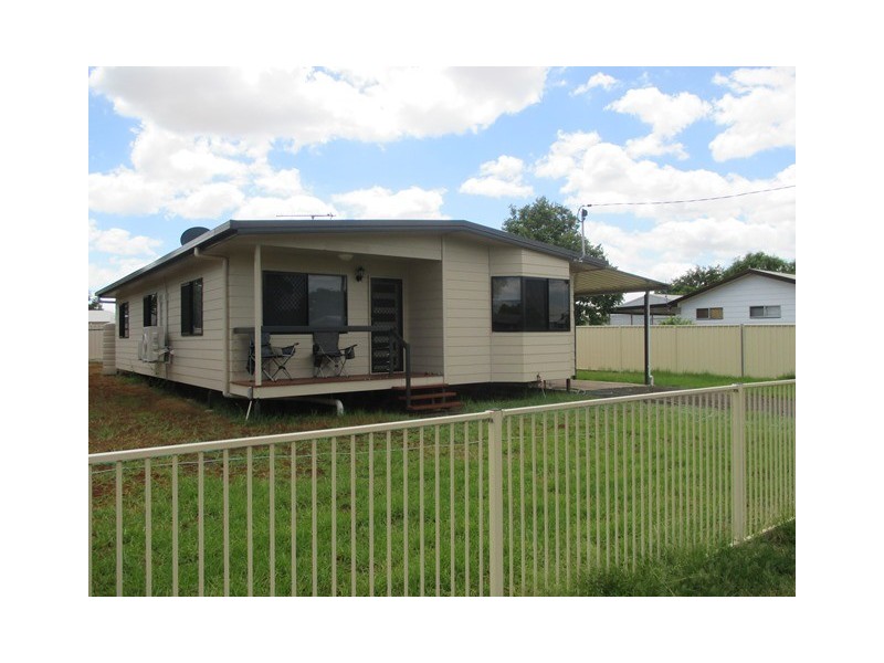 11 Robertson Street, Roma QLD 4455