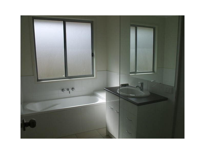 5 Courtney Street, Roma QLD 4455