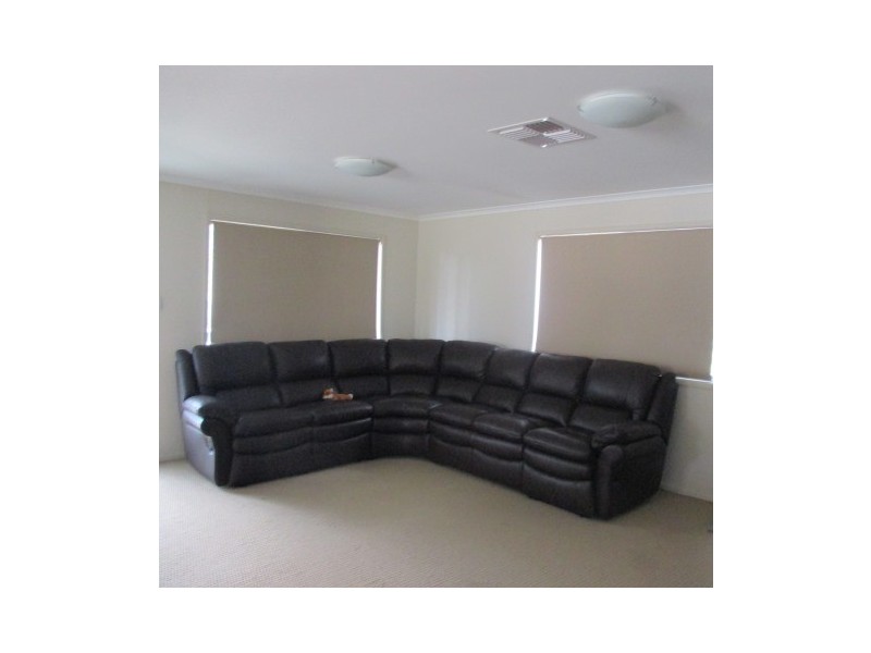 11 Robertson Street, Roma QLD 4455