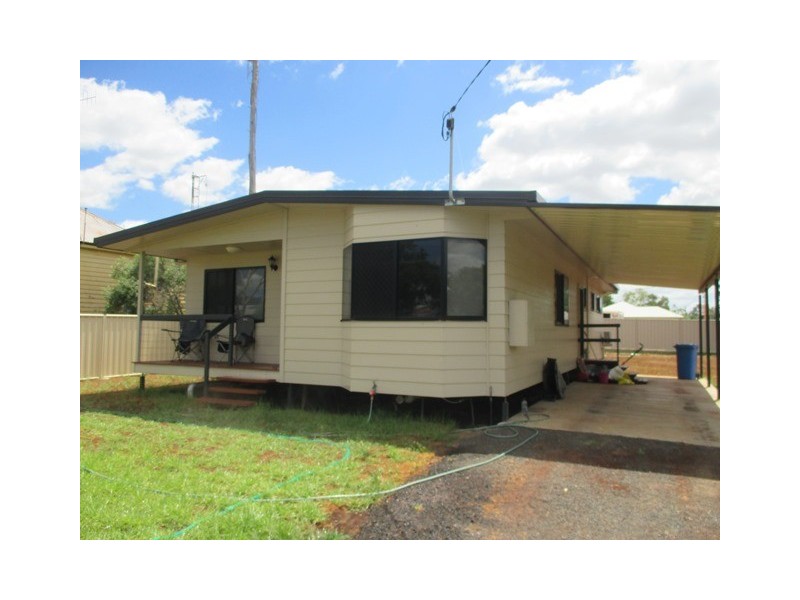 11 Robertson Street, Roma QLD 4455