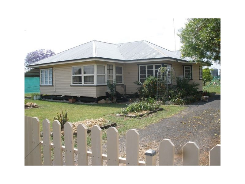 55 Russell Street, Wallumbilla QLD 4428