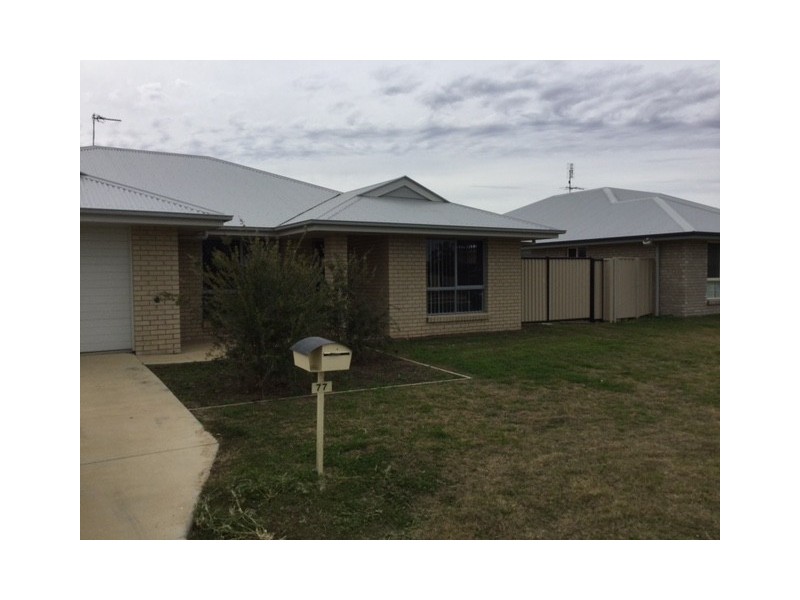77 TAYLOR STREET, Roma QLD 4455