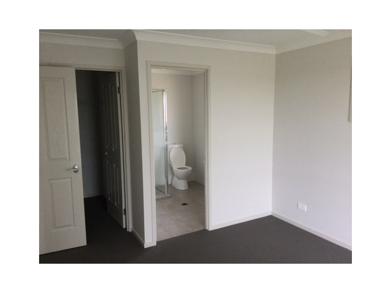 77 TAYLOR STREET, Roma QLD 4455