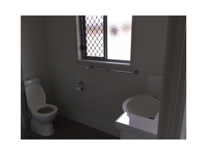 77 TAYLOR STREET, Roma QLD 4455