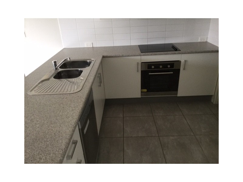 77 TAYLOR STREET, Roma QLD 4455