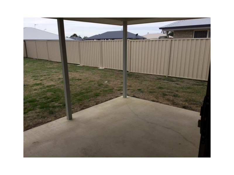 77 TAYLOR STREET, Roma QLD 4455