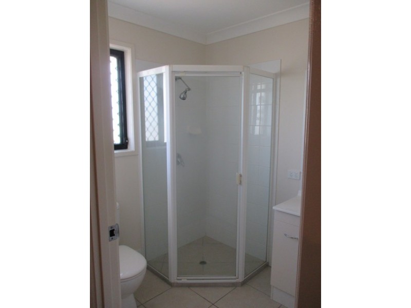 4 BEETSON DRIVE, Roma QLD 4455