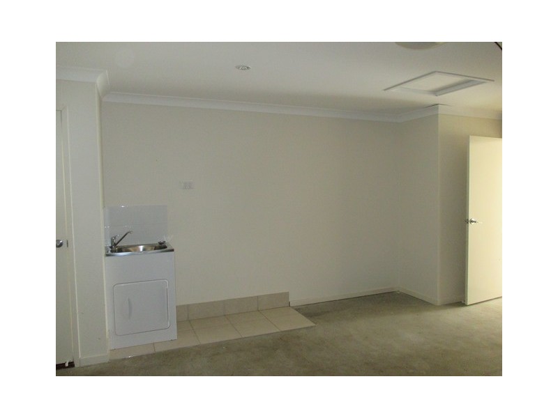 4 BEETSON DRIVE, Roma QLD 4455