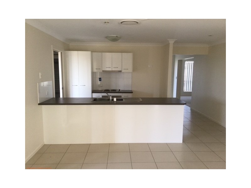 100 TAYLOR STREET, Roma QLD 4455