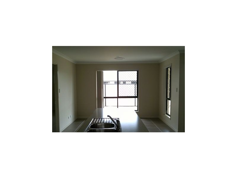 86 TAYLOR STREET, Roma QLD 4455