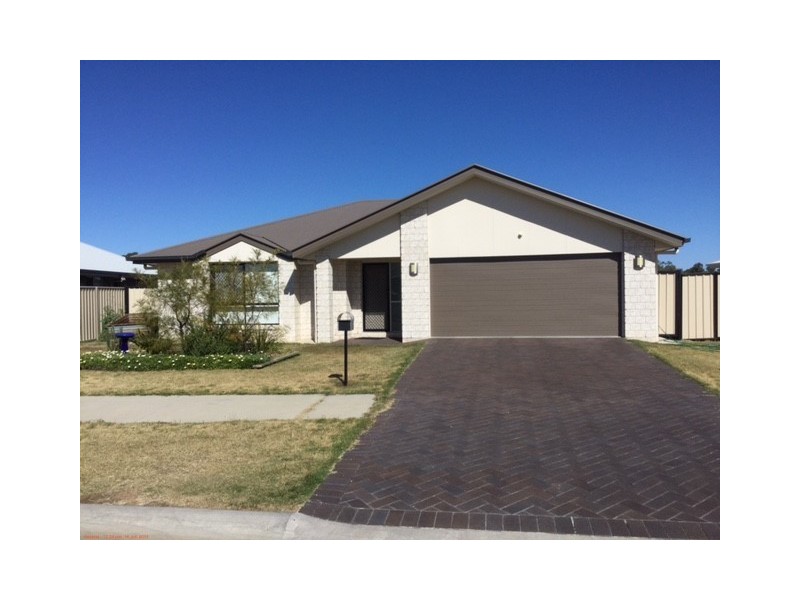 82 Taylor Street, Roma QLD 4455