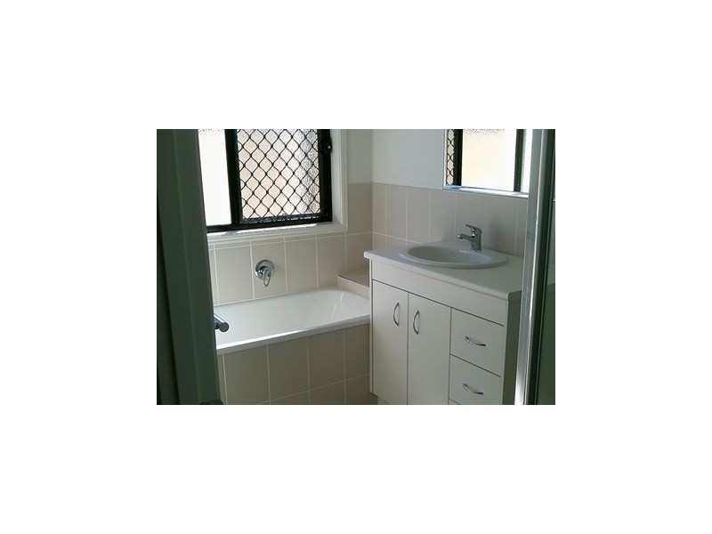 82 Taylor Street, Roma QLD 4455