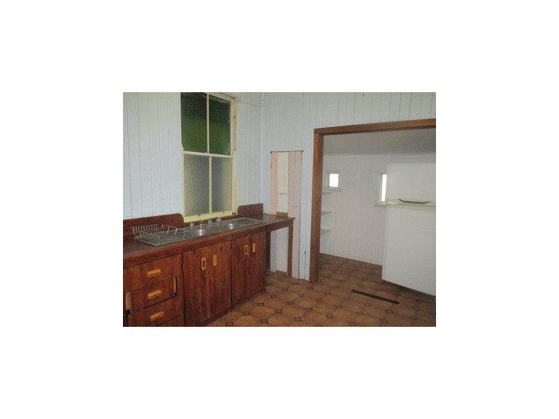 72 Chrystal Street, Roma QLD 4455