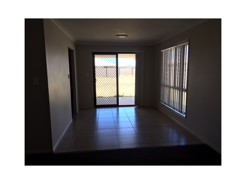 41 Howard Street, Roma QLD 4455