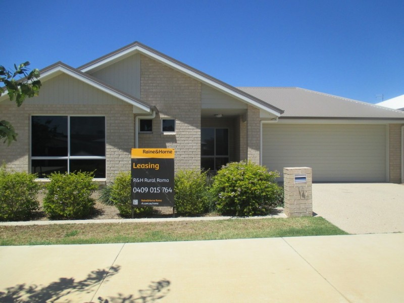 12 LOMANDRA AVENUE, Roma QLD 4455