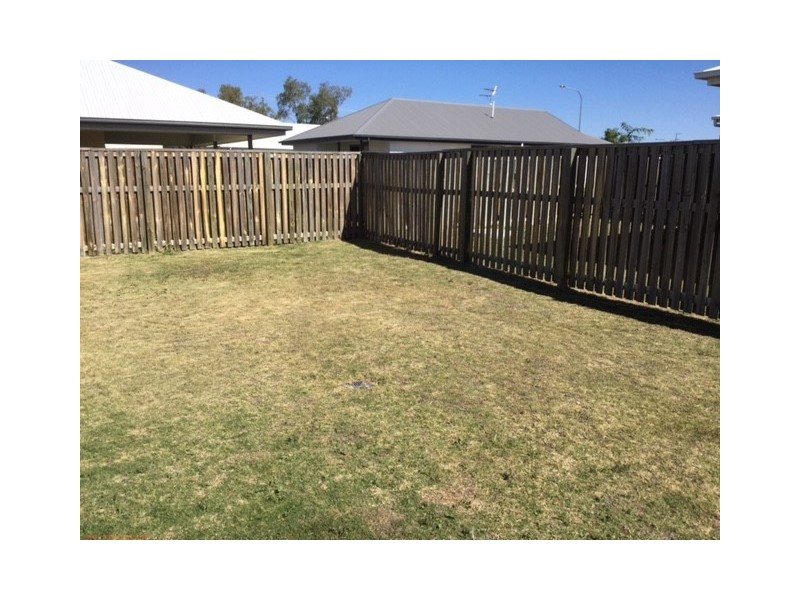 12 LOMANDRA AVENUE, Roma QLD 4455