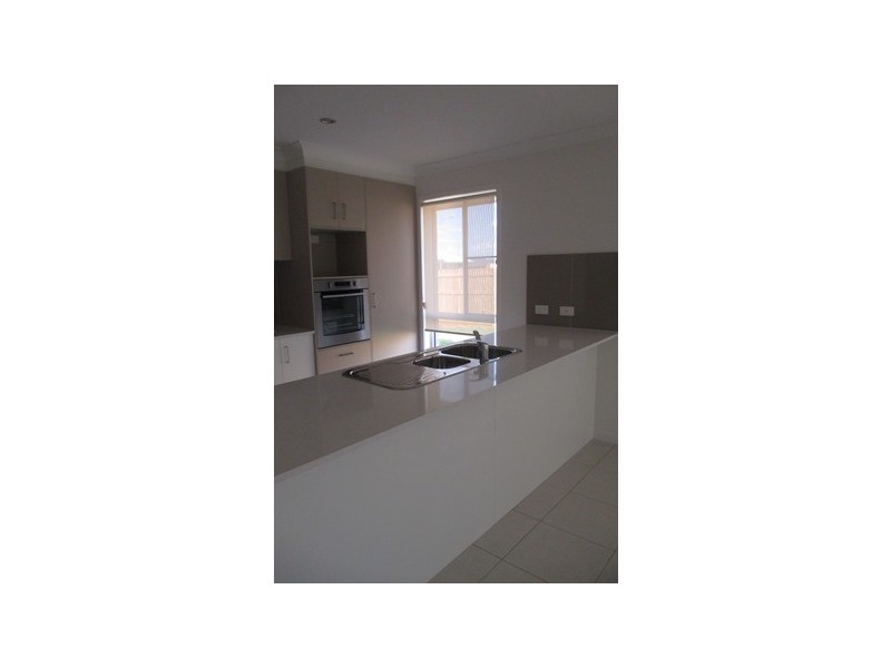 53 Wheeler Drive, Roma QLD 4455