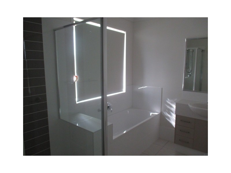 53 Wheeler Drive, Roma QLD 4455