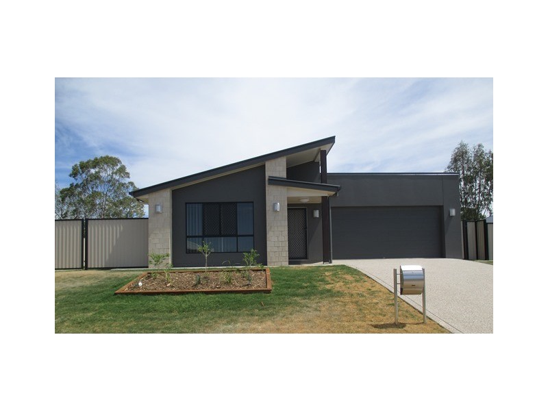 69 Wheeler Drive, Roma QLD 4455