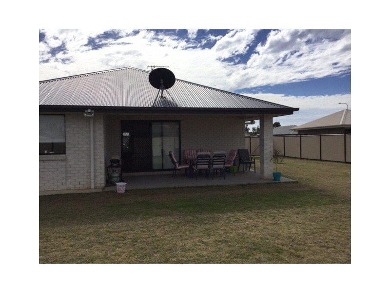 42 HOWARD STREET, Roma QLD 4455