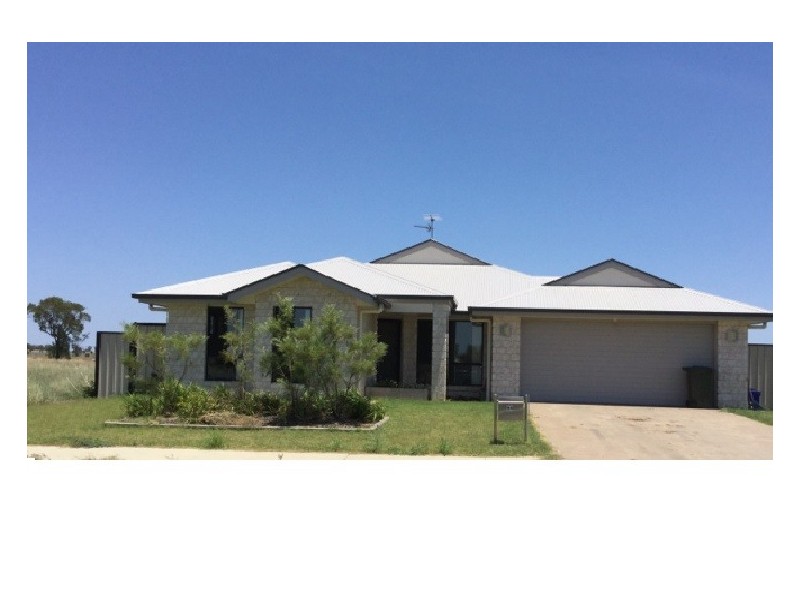 94 Taylor Street, Roma QLD 4455