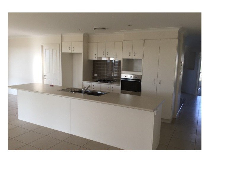 94 Taylor Street, Roma QLD 4455