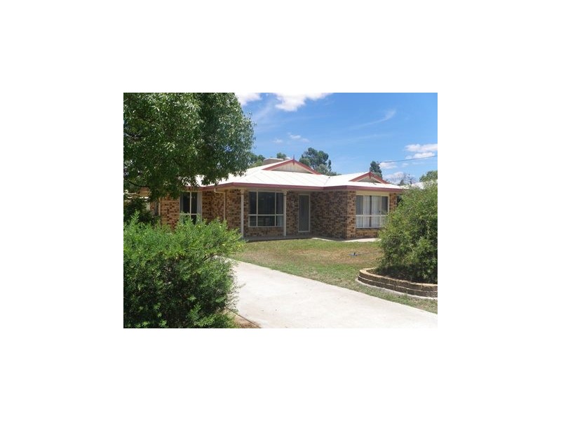 9 ROMA CRESCENT, Roma QLD 4455