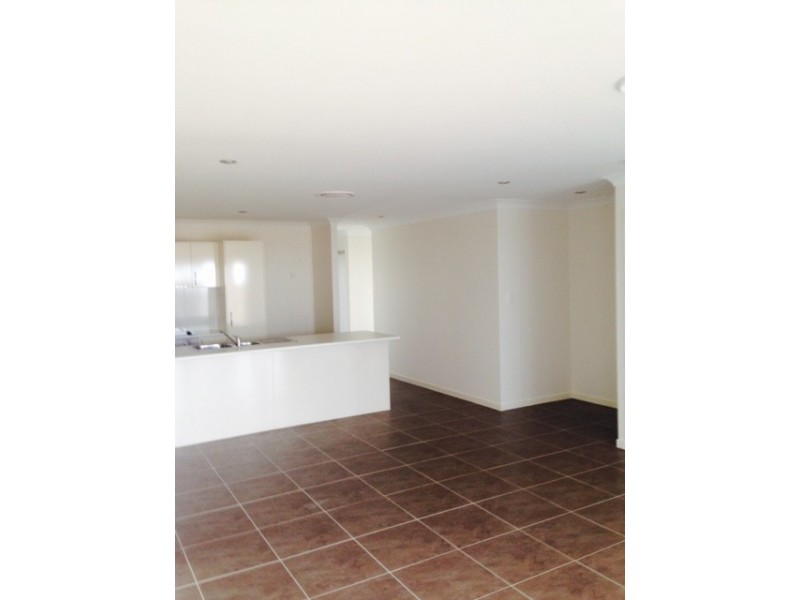 30 Wheeler Drive, Roma QLD 4455