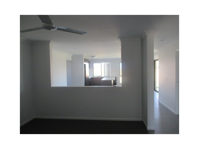 79 Currey Street, Roma QLD 4455