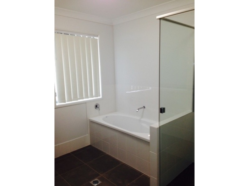 23 Lomandra Av, Roma QLD 4455