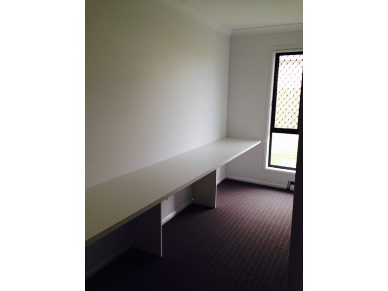 23 Lomandra Av, Roma QLD 4455