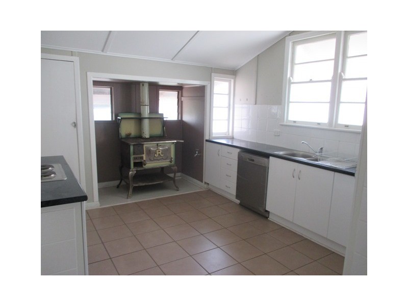 17 MAY STREET, Roma QLD 4455