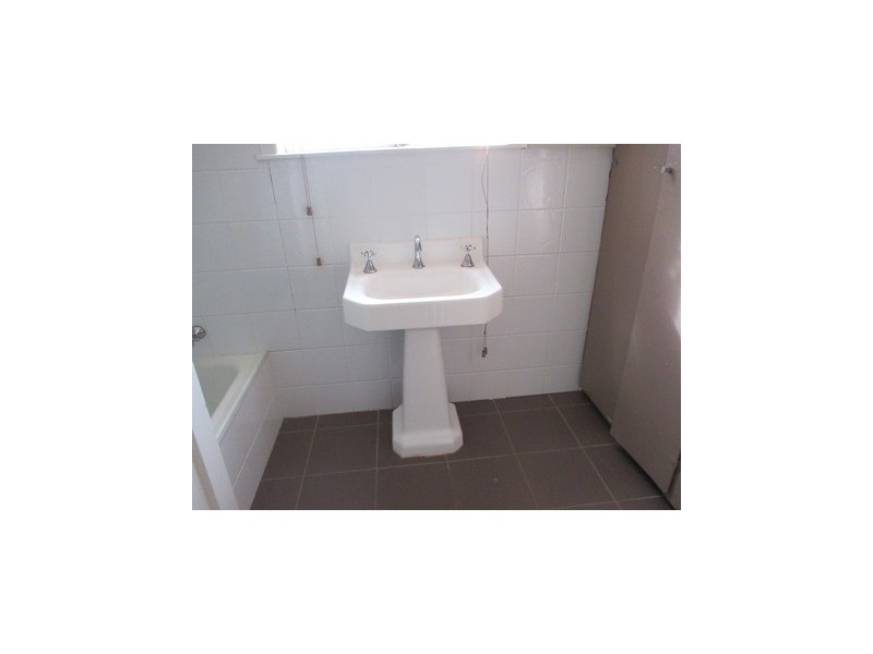 17 MAY STREET, Roma QLD 4455