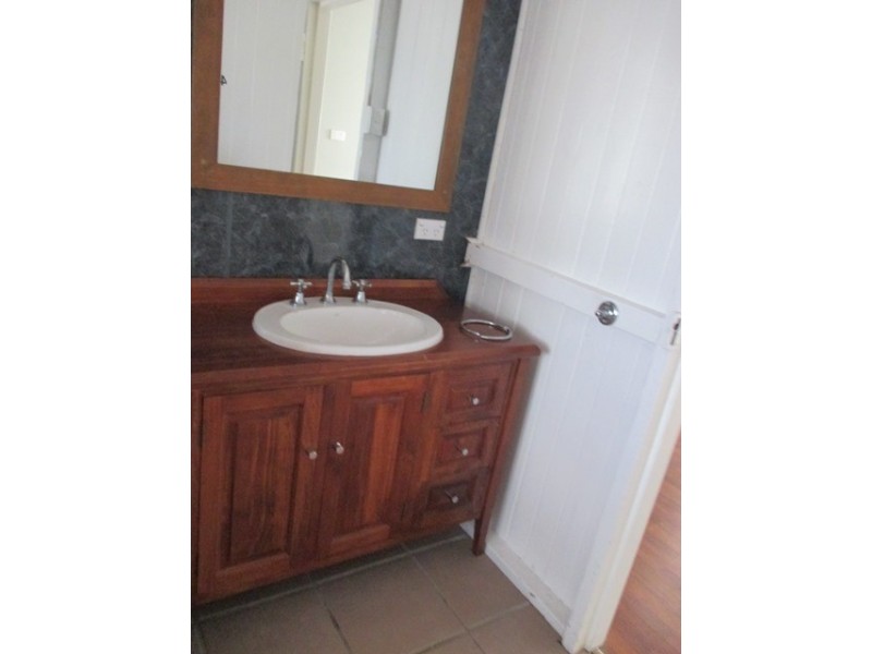 17 MAY STREET, Roma QLD 4455