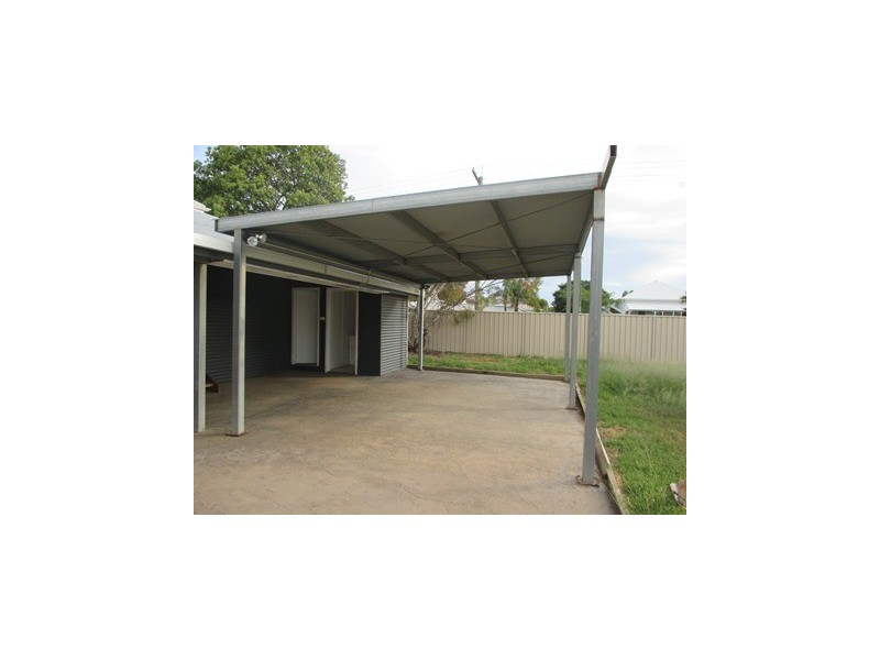 17 MAY STREET, Roma QLD 4455