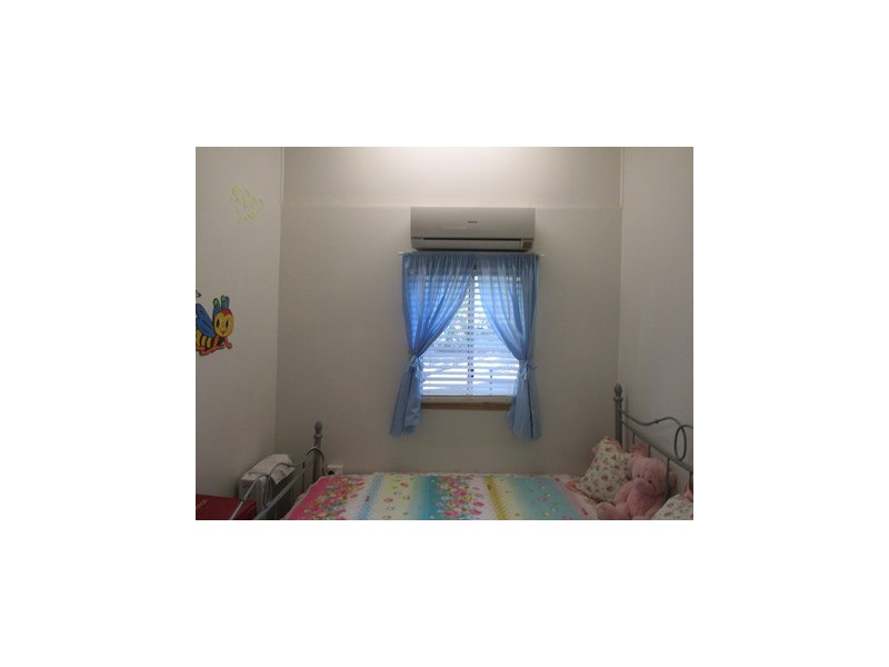 9 BUNGIL STREET, Roma QLD 4455