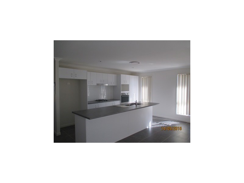 8 Dobel Way, Roma QLD 4455