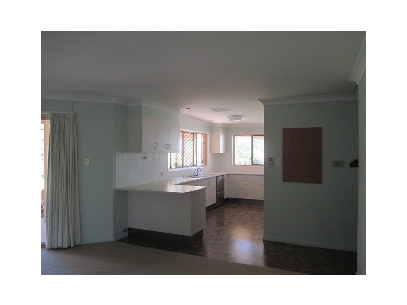 8-10 ELANORA AVE, Roma QLD 4455