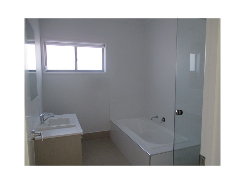 226 McDowall Street, Roma QLD 4455