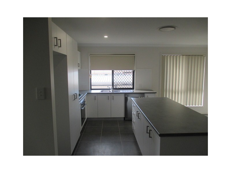 9 Wheeler Drive, Roma QLD 4455